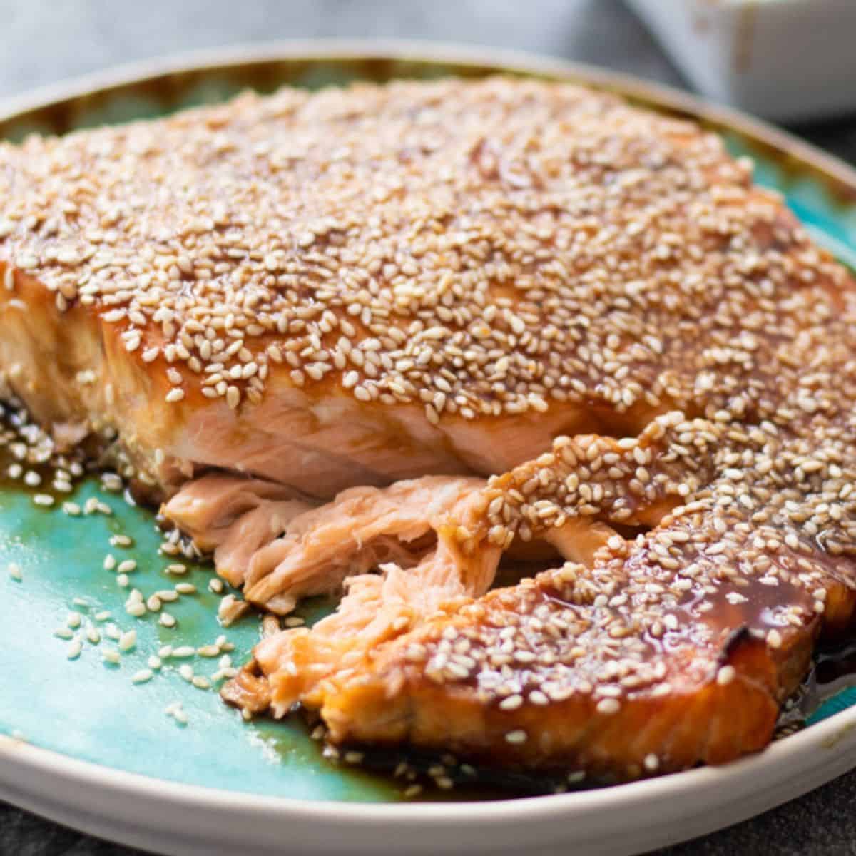 Baked teriyaki salmon with sesames seeds.