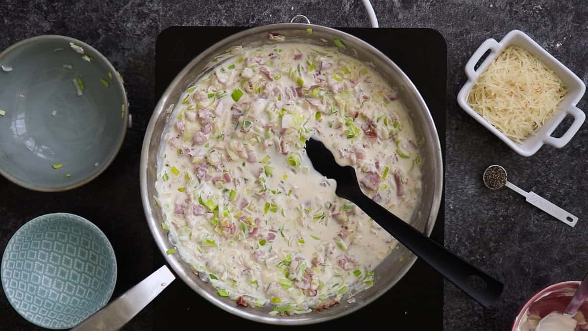 Creme fraiche carbonara before simmering.