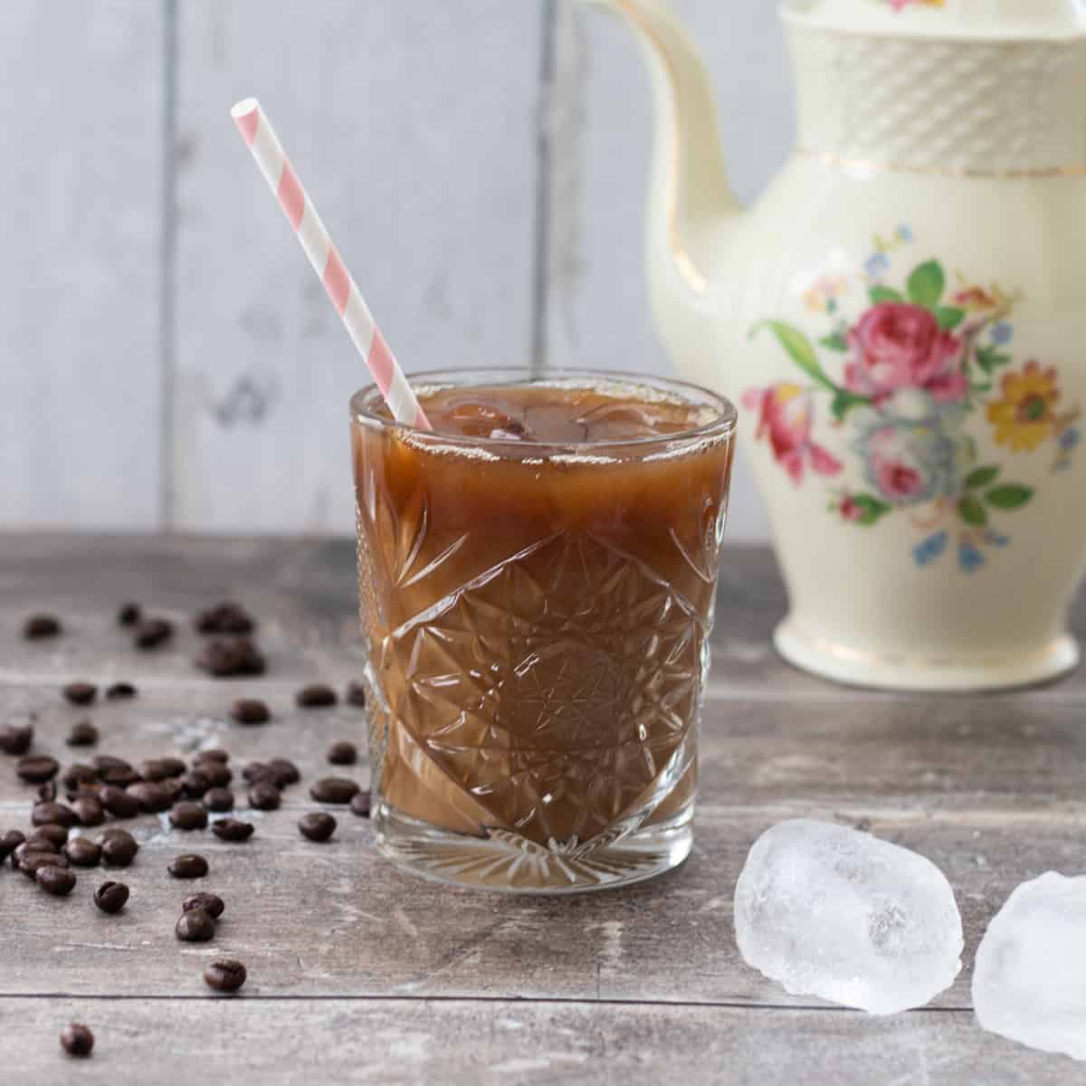 https://alwaysusebutter.com/wp-content/uploads/2020/07/vanilla-iced-coffee-SQUARE-1.jpg