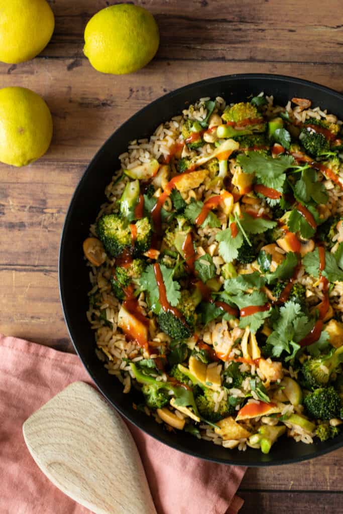 Thai Curry Fried Rice with Broccoli & Mushrooms (Vegan & Vegetarian ...