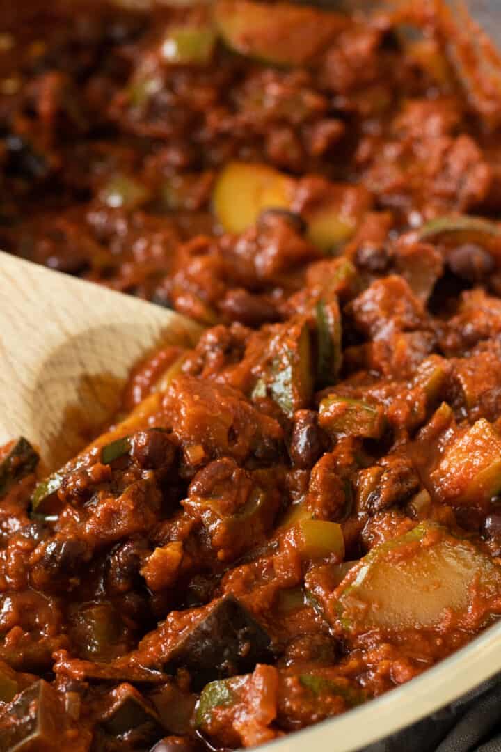 Easy Vegetarian Chili Sin Carne with Black Beans - always use butter