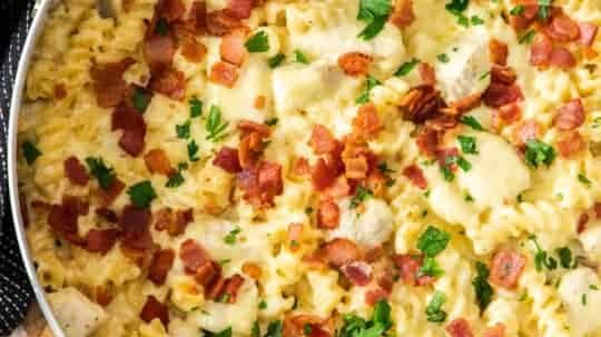 A pan full of chicken bacon ranch casserole.