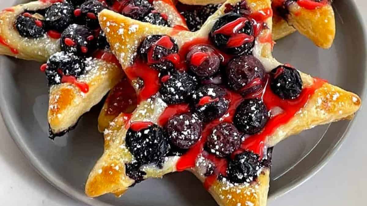 Blueberry Puff Pastry Stars