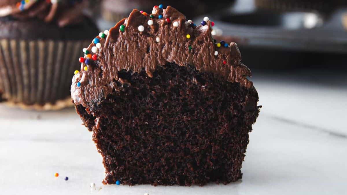 Easy Vegan Chocolate Cupcakes.