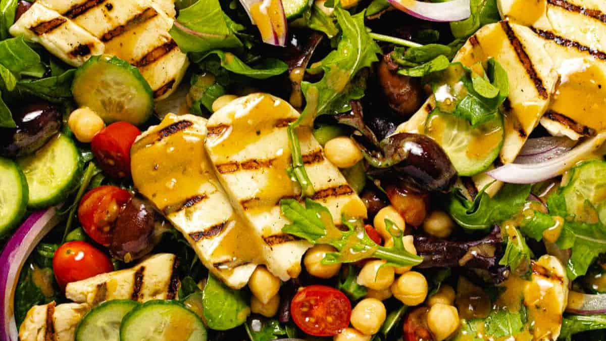 Simple Grilled Halloumi Cheese Salad