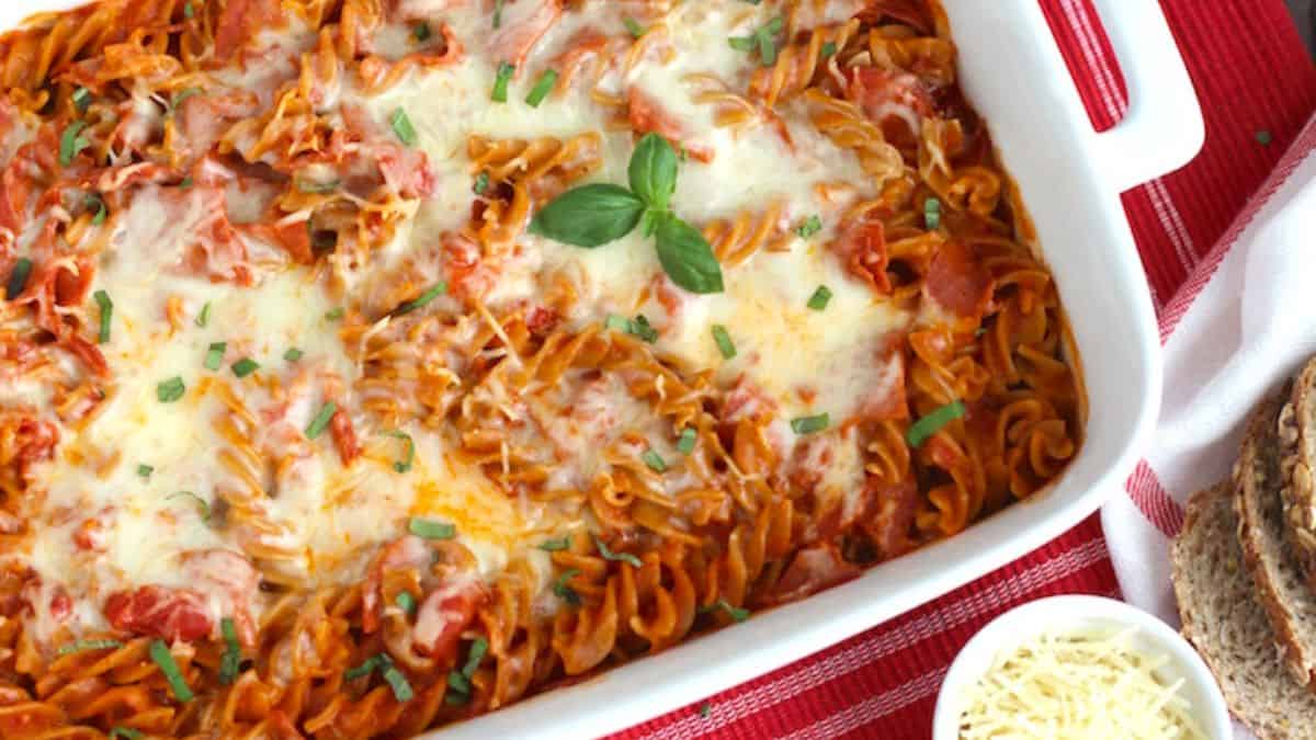 Easy, Cheesy 5-Ingredient Pizza Pasta Bake