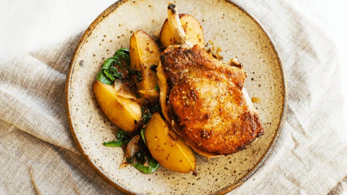 Pork Chops with Sautéed Pears