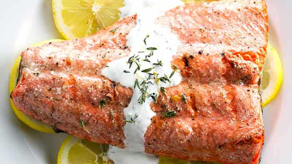 Grilled Salmon with Sour Cream