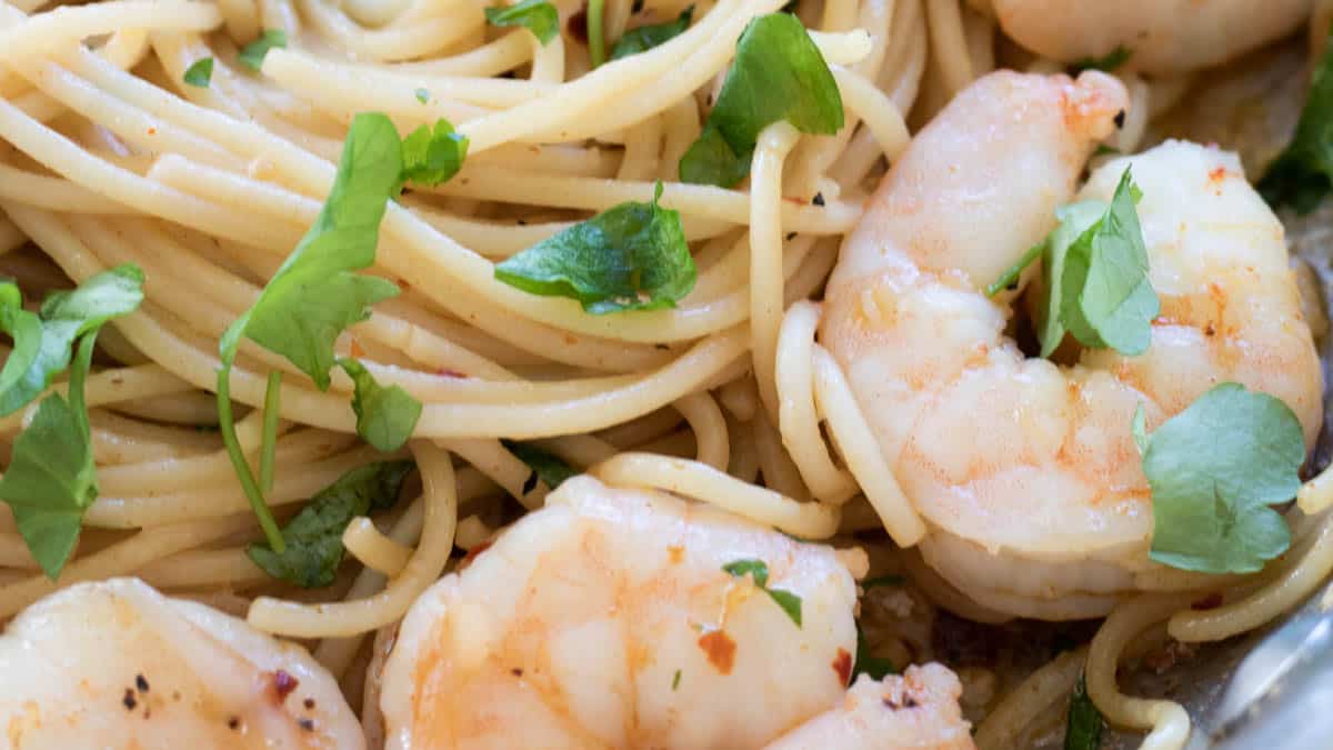 Garlic butter shrimp pasta.