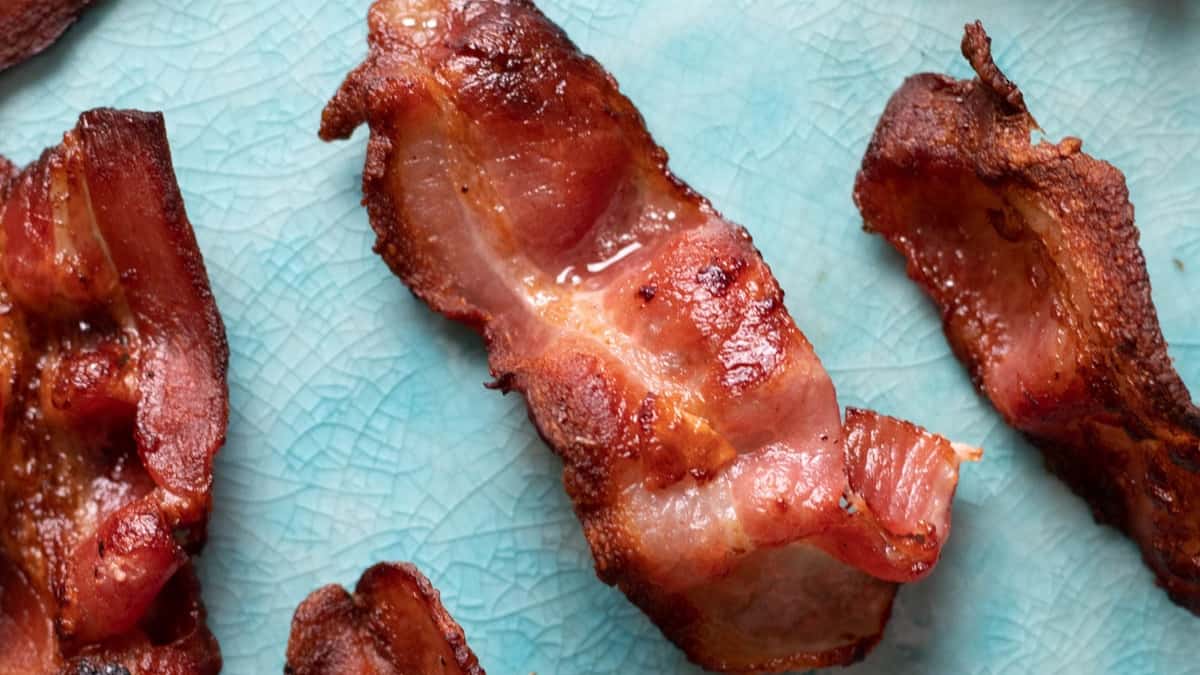 Air Fryer Bacon - Sustainable Cooks