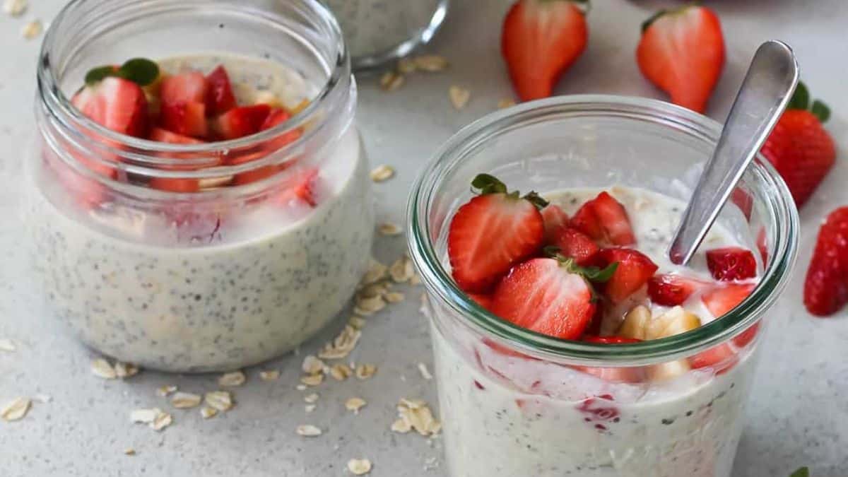 Overnight oats in a jar with strawberries