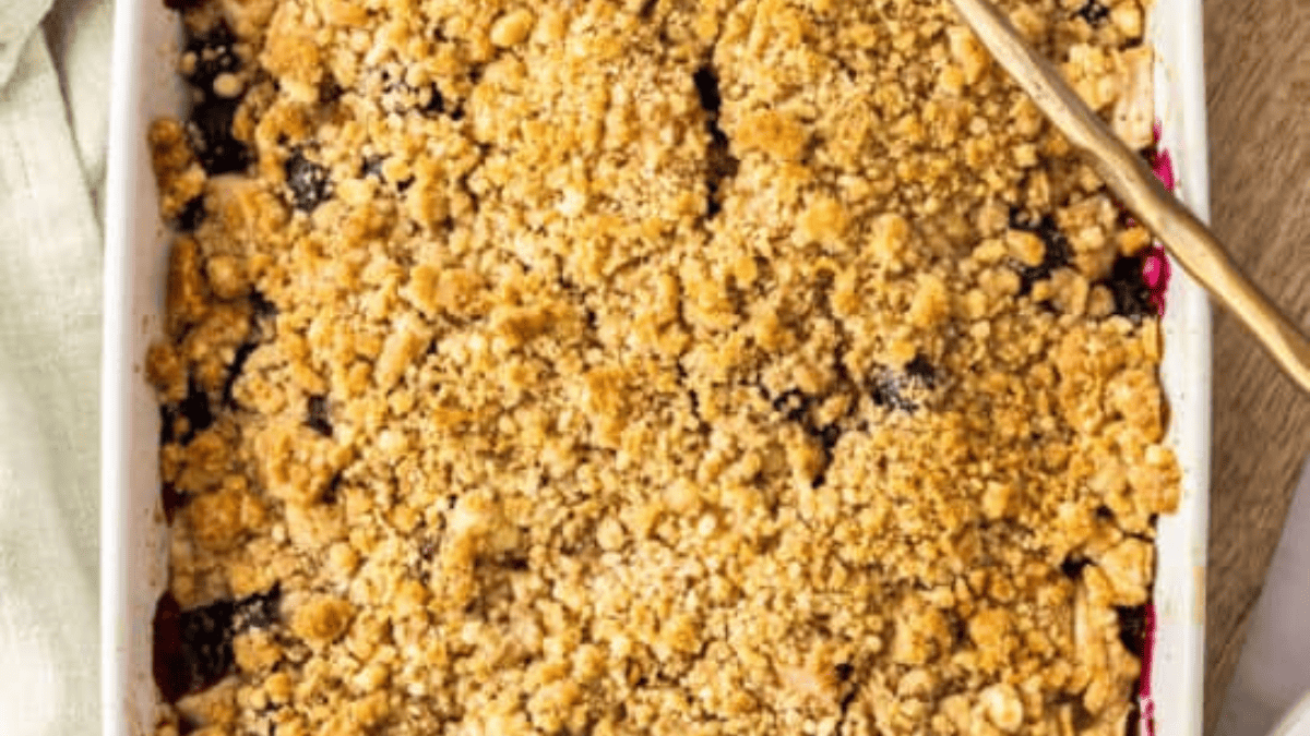 Apple blueberry crumble.