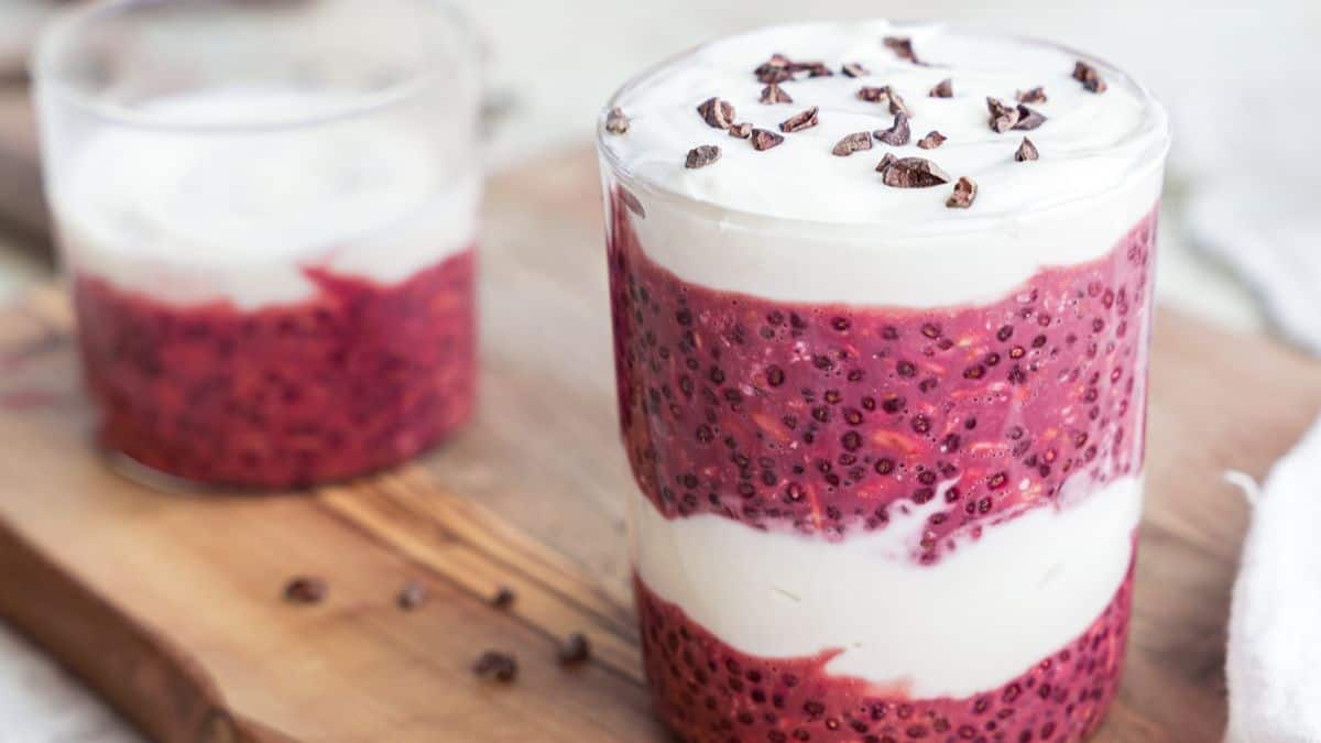 Red velvet Overnight oats in a jar