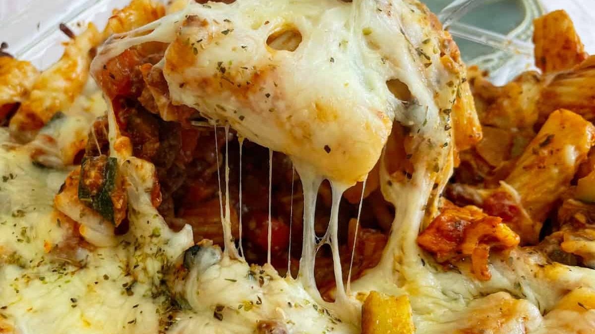 Rigatoni al forno with cheese.