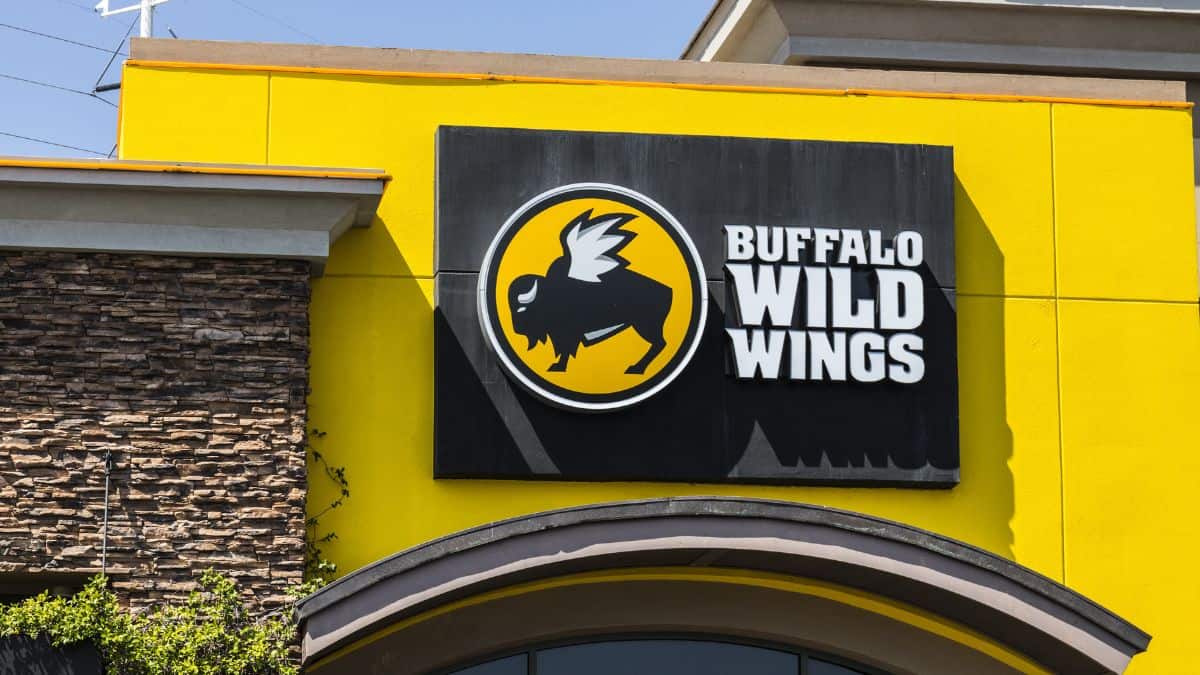 Exterior of a Buffalo Wild Wings restaurant.