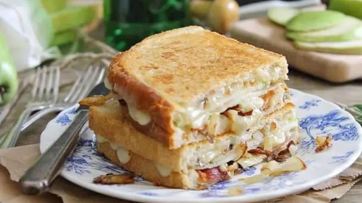Pear Bacon and Brie Grilled Cheese
