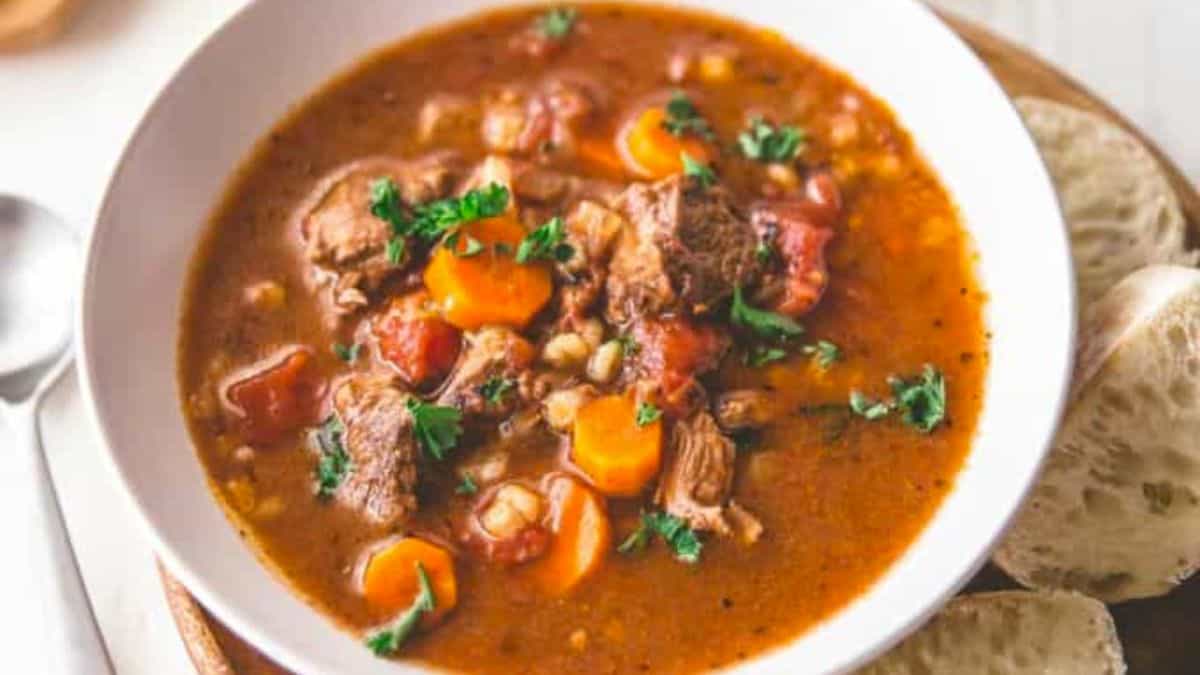 Slow Cooker Beef and Barley Soup