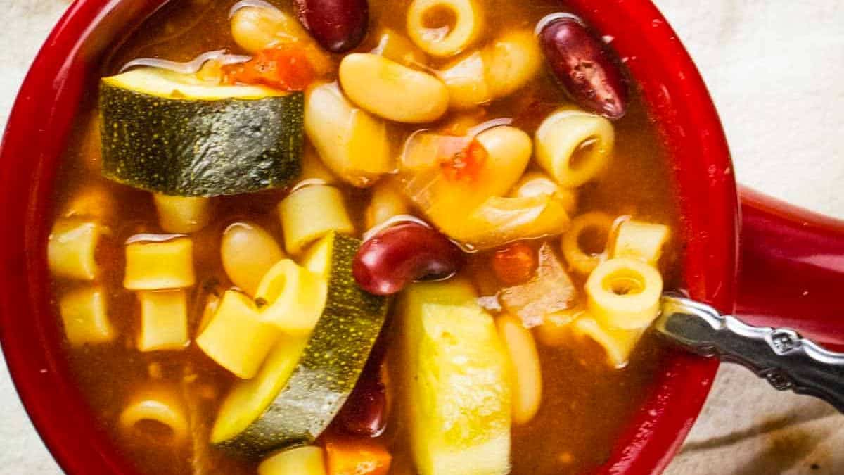 Easy Slow Cooker Minestrone Soup Recipe