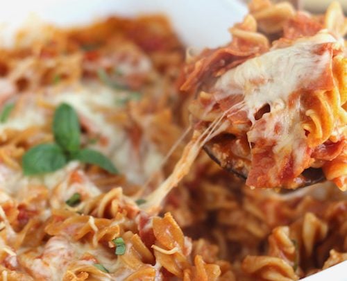 A cheesy pizza pasta bake.