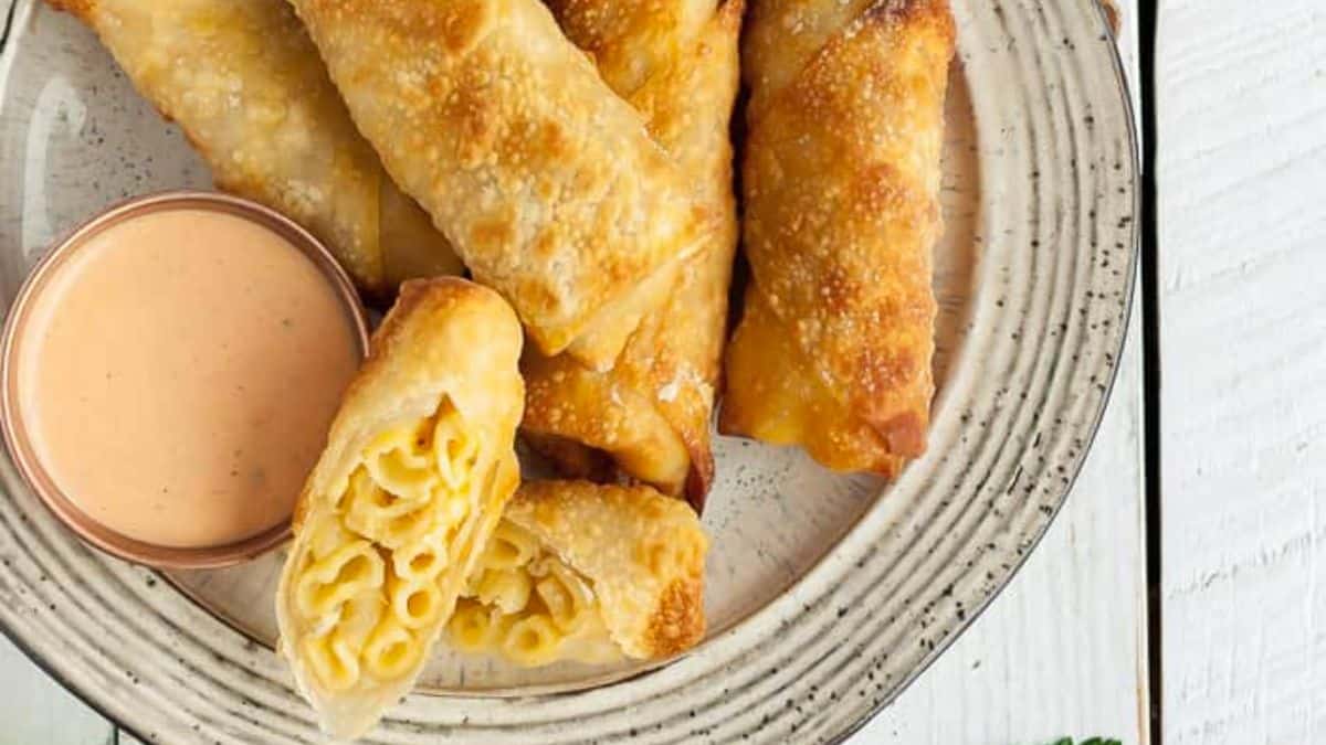 Mac and Cheese Egg Rolls with Buffalo Ranch