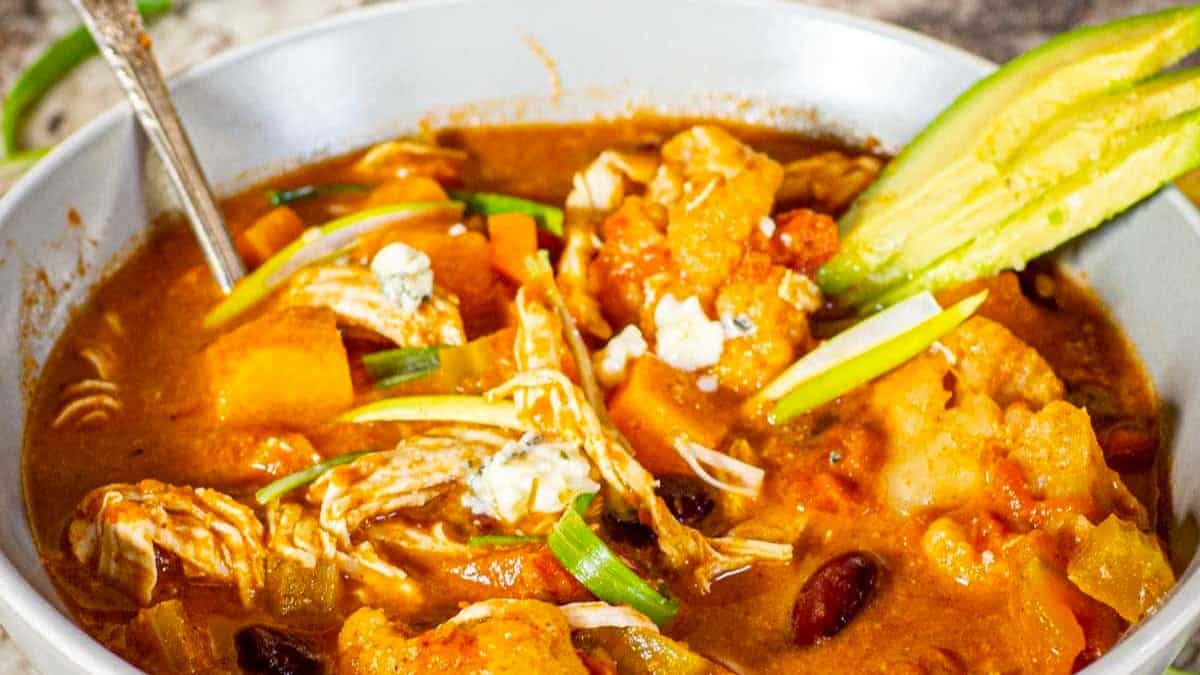 Buffalo Chicken Chili (Slow Cooker)