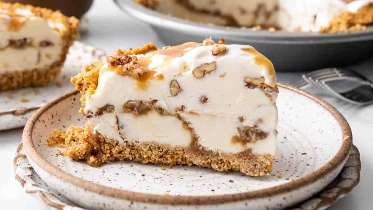 Butter Pecan Ice Cream Pie