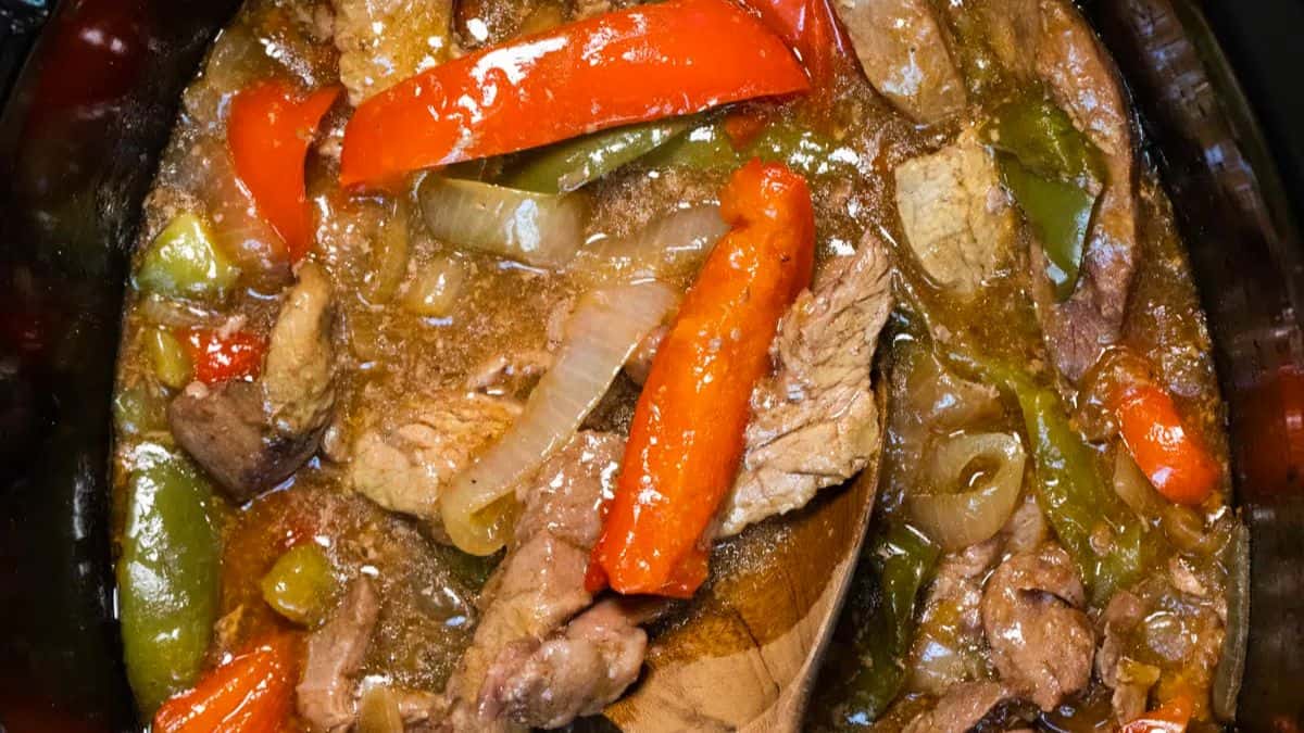 Slow Cooker Pepper Steak with Onion