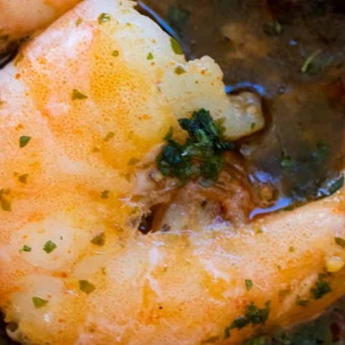 Shrimp scampi in a pan.