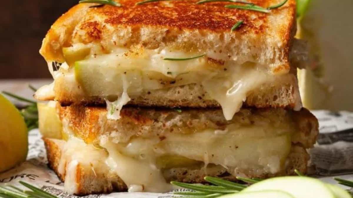 Brie and Apple Grilled Cheese