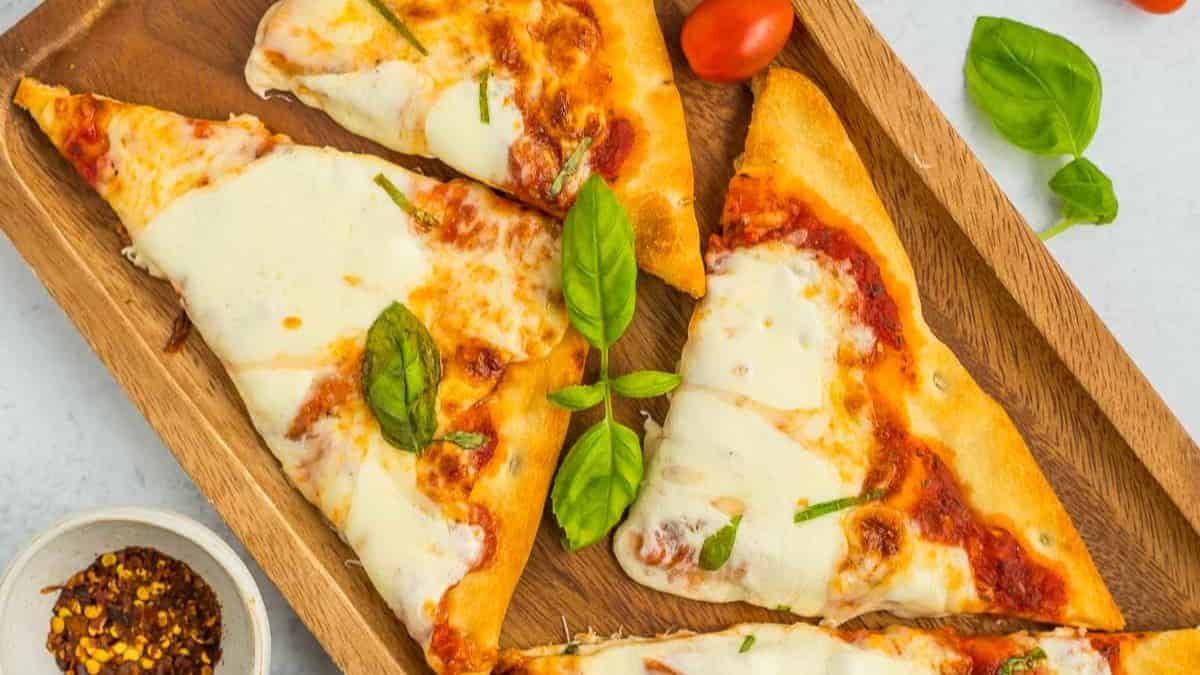 Margherita flatbread pizza.