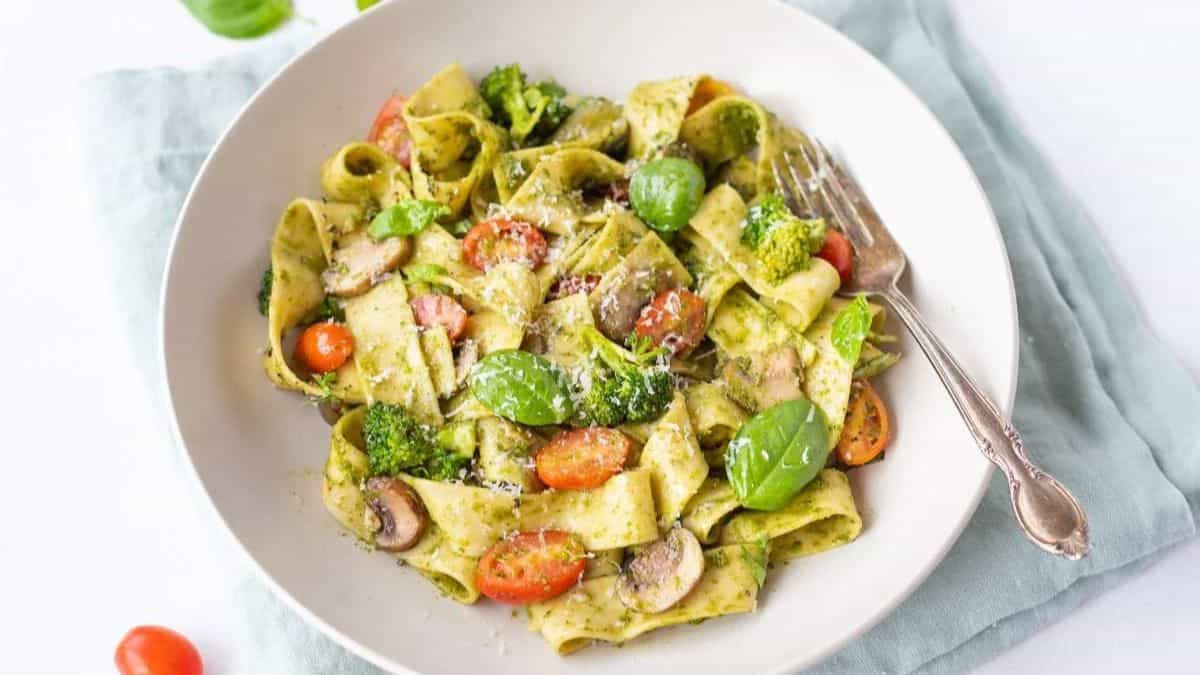 A bowl of pappardelle pasta.