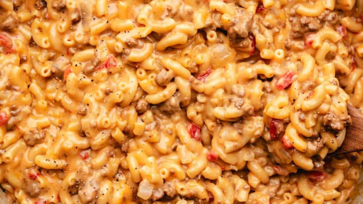 CHEESEBURGER MACARONI.