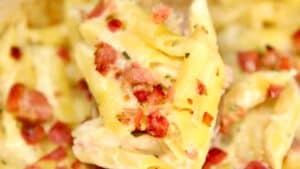 Baked ham pasta.