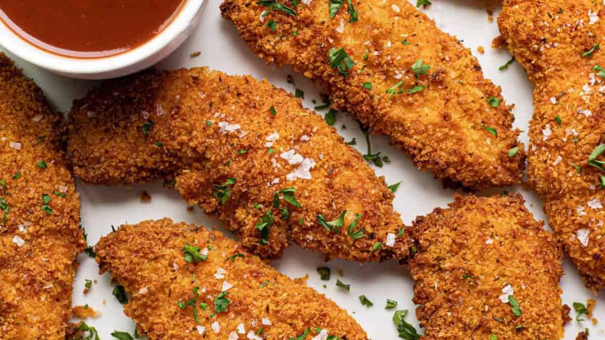 15 Minute Air Fryer Chicken Tenders with dip.