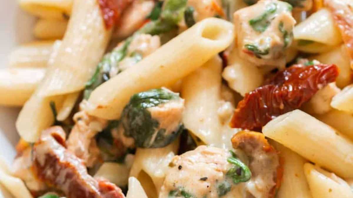 Sundried tomato pasta with chicken and mozzarella.