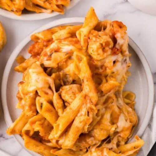 A plate of no boil chicken pasta bake.