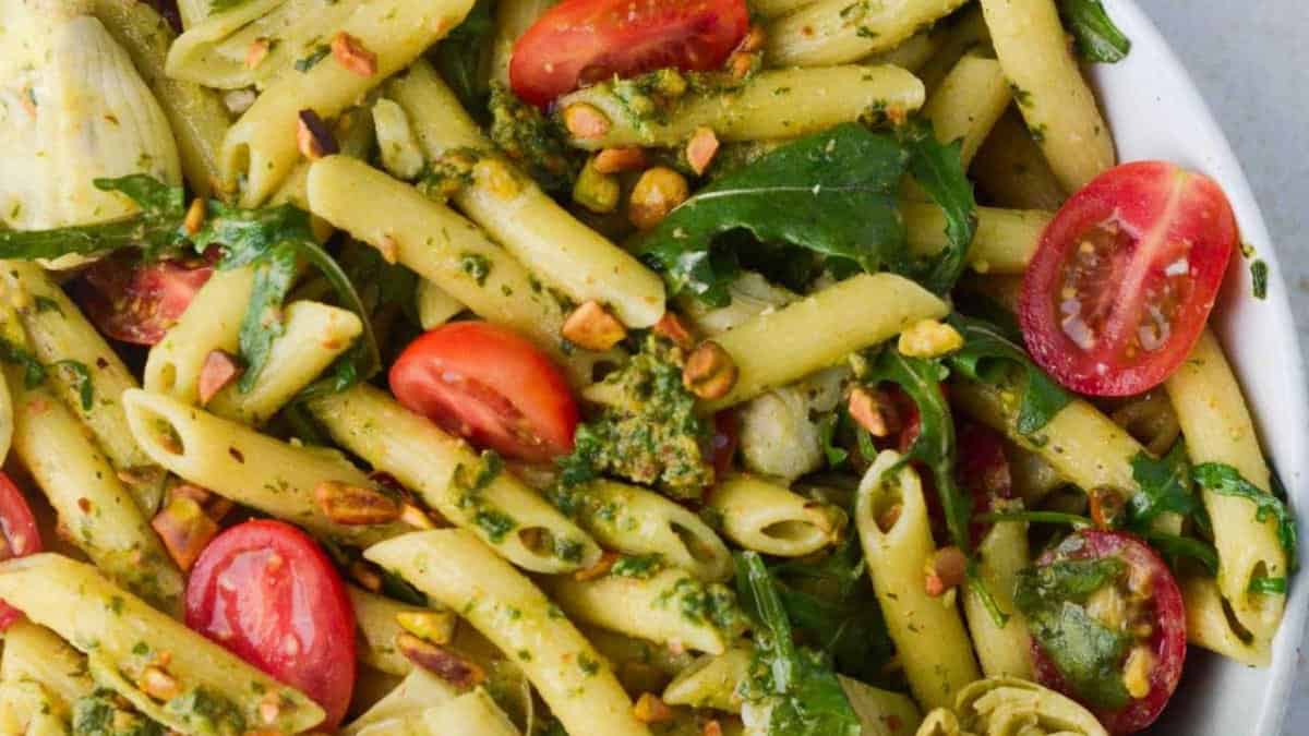 A plate of pistachio pesto pasta.