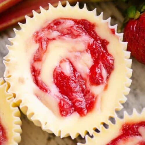 Mini rhubarb cheesecake.