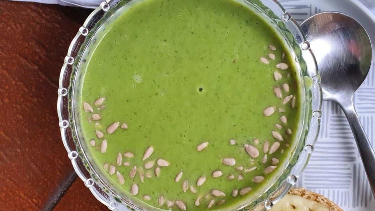 Spinach Broccoli Peas Soup.