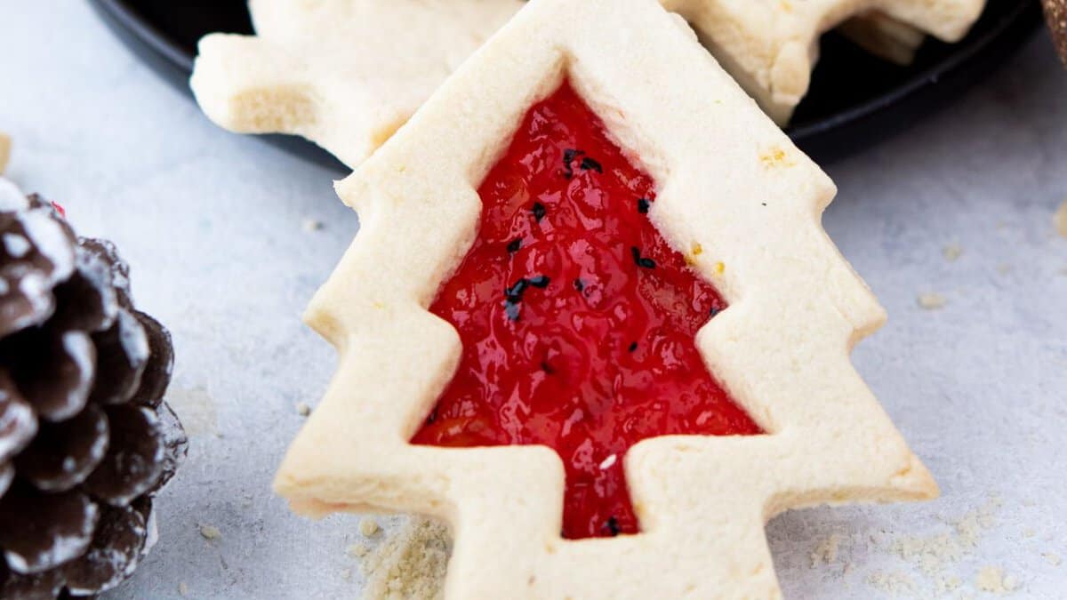 Christmas Tree Linzer Cookies.