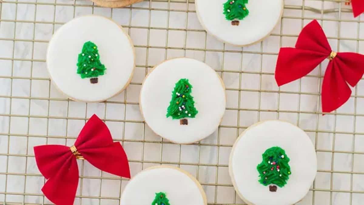 Christmas Tree Sugar Cookies With Fondant.