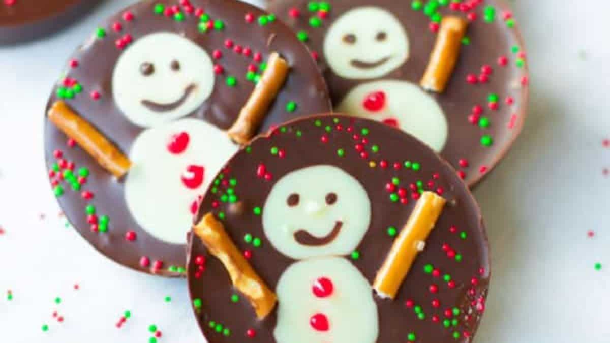 Snowman Chocolate Cups.