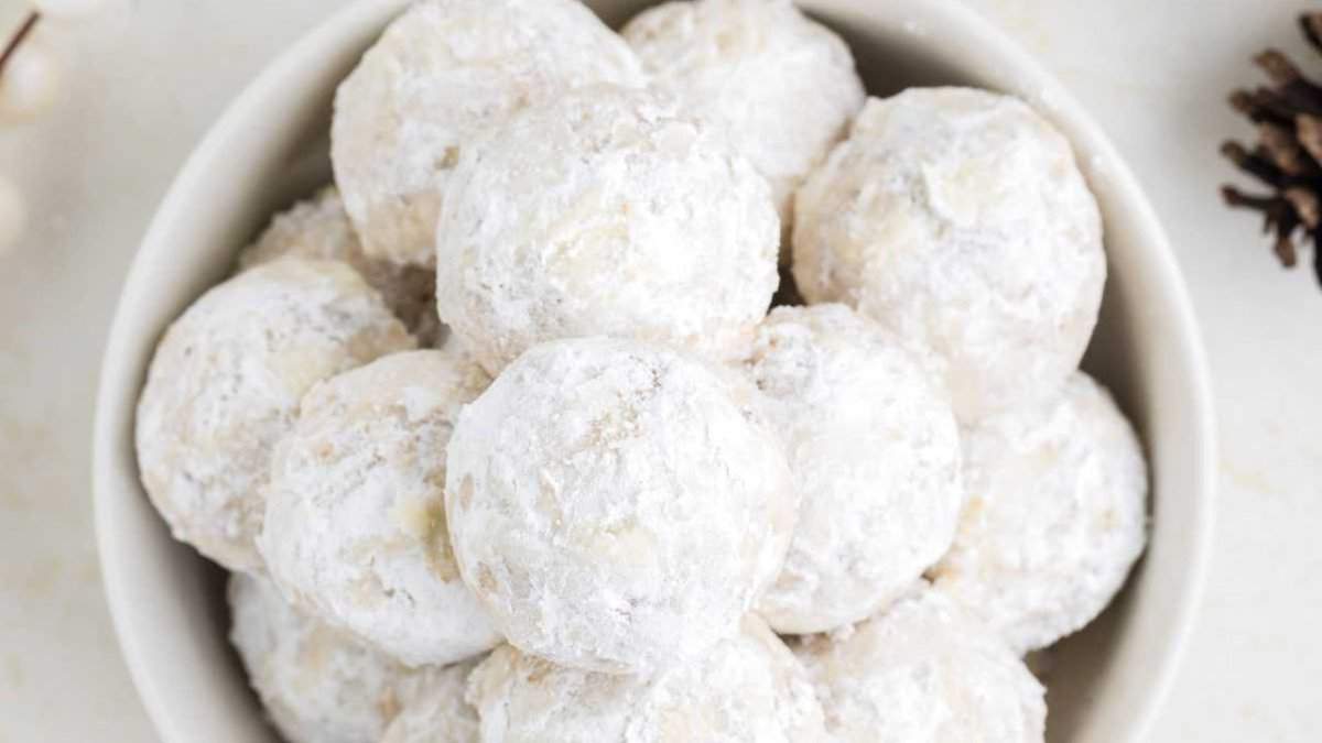 Walnut Snowball Cookies.