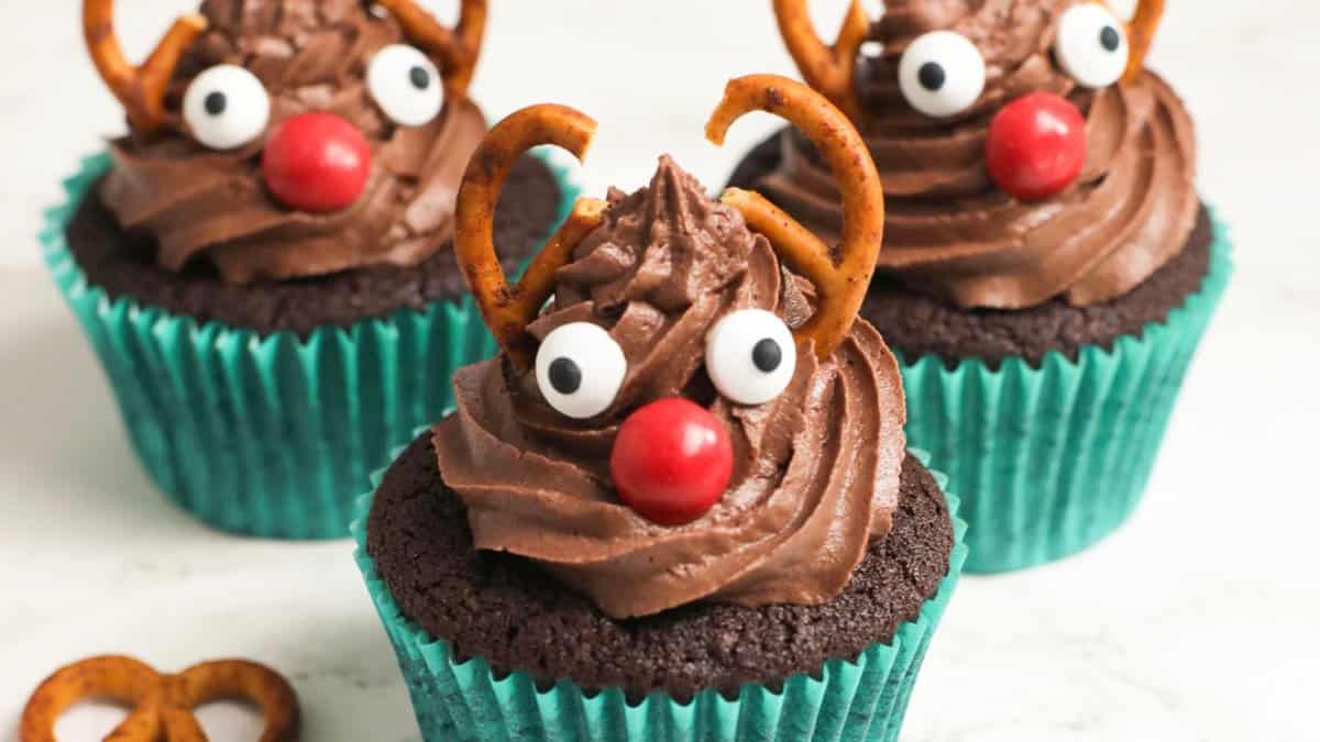 Christmas Chocolate Reindeer Cupcakes.