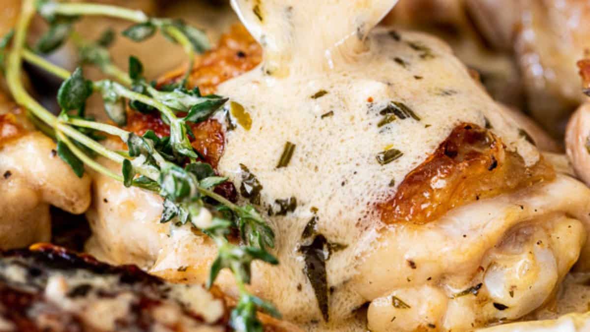 Chicken Baked with White Wine, Garlic and Herbs.