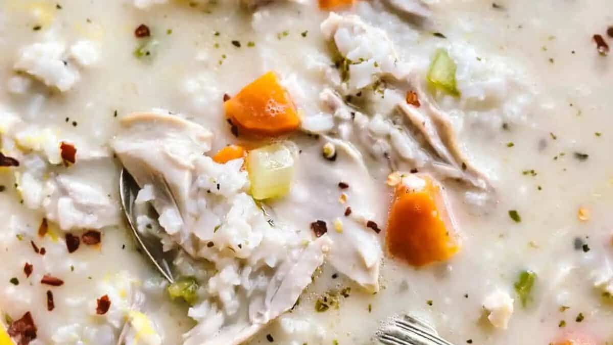 Greek Lemon Chicken Soup – Kotosoupa Avgolemono.