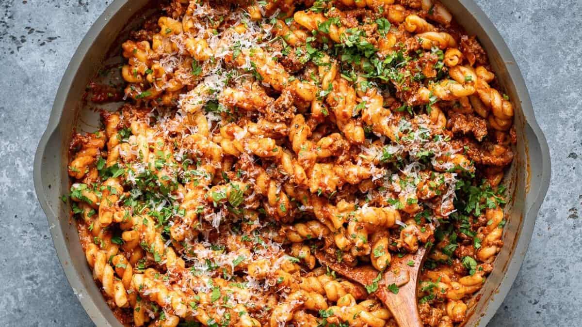 One Pot Ground Beef Pasta.