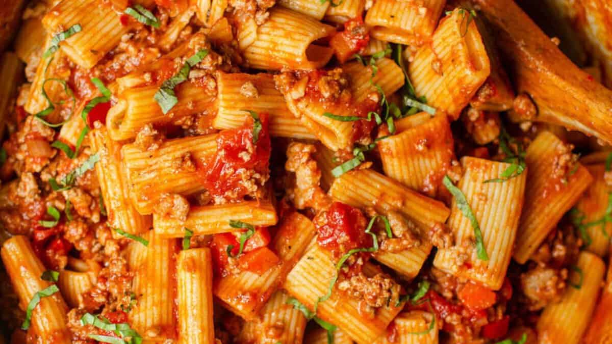 Rigatoni Bolognese (1).