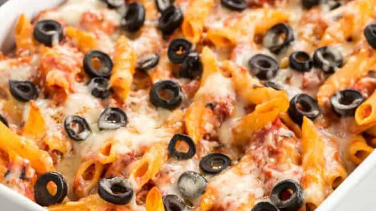 Cheesy Pasta Bake with Tomatoes and Havarti.