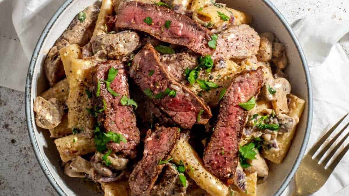 Creamy Steak Pasta Recipe (With Mushroom and Whisky Sauce).